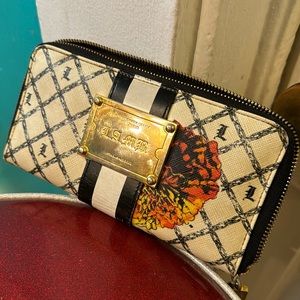 LAMB by Gwen Stefani Wallet